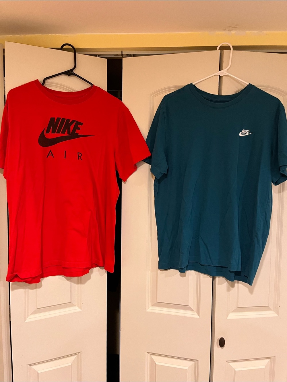 Nike Men's Teal Short Sleeve and red short sleeve Crewneck tee set xl